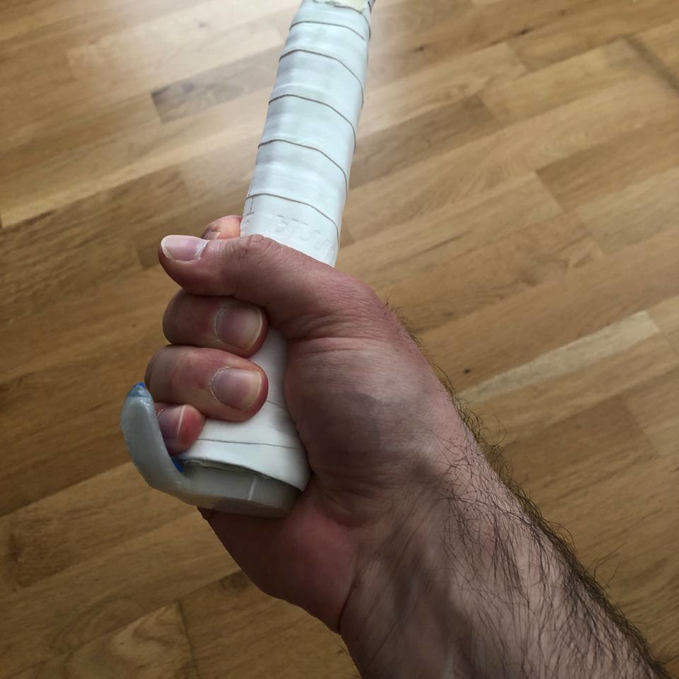 Serve grip seen from the back